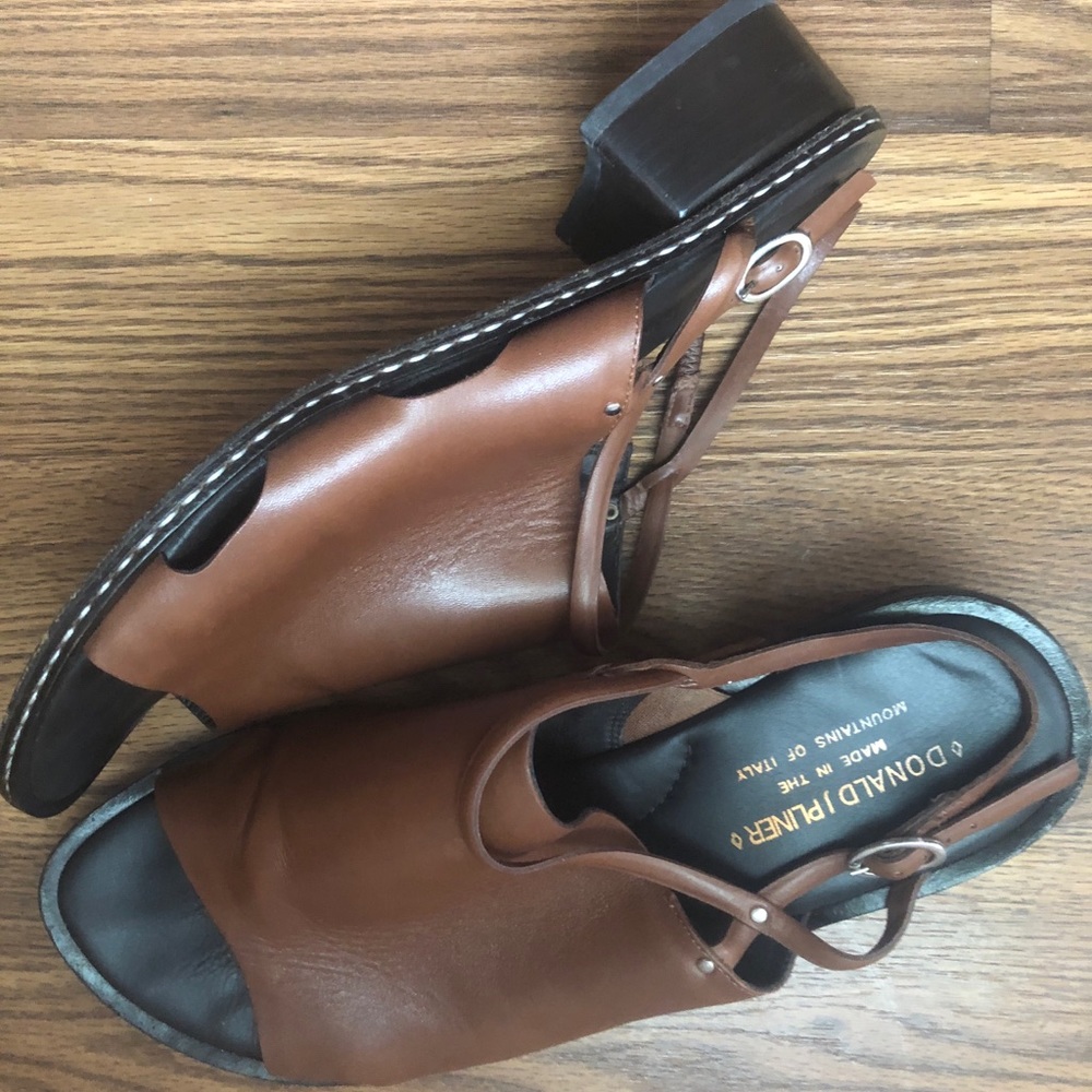 Donald J Pliner Sandals